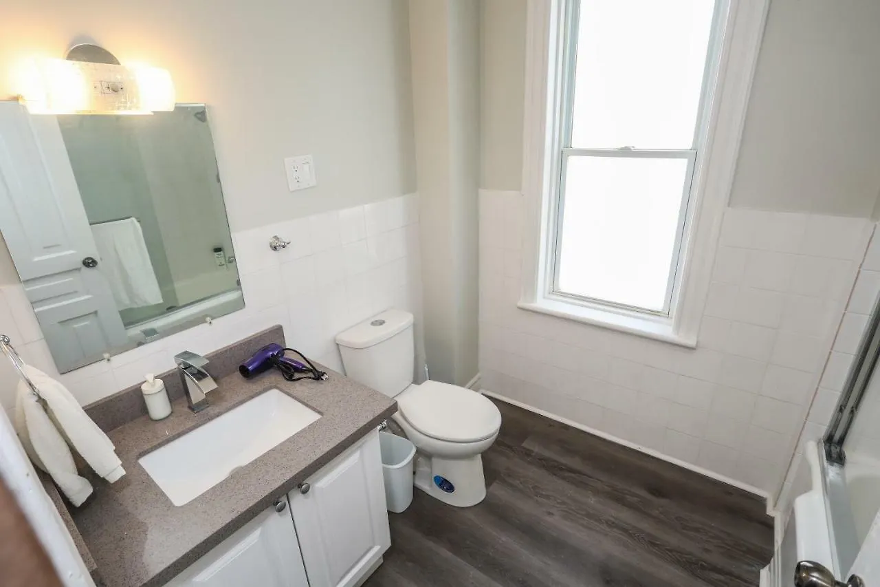 Cozy Apartments In Kitchener 0*,