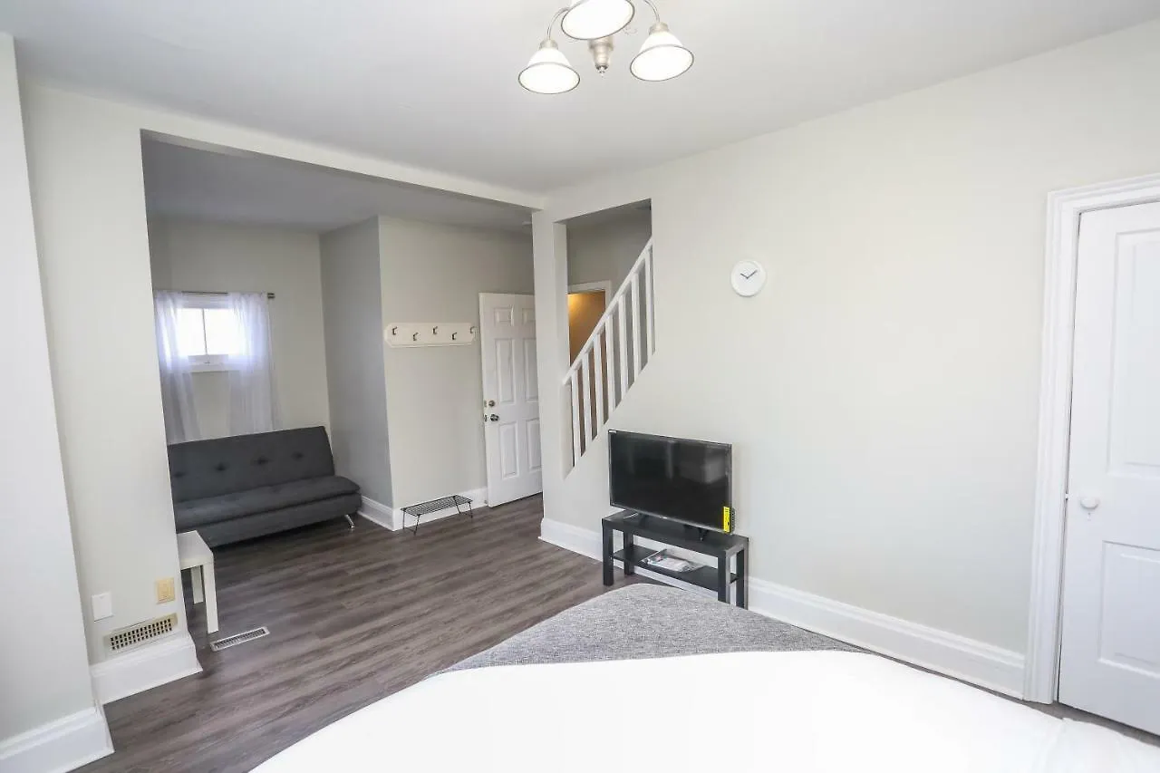 Cozy Apartments In Kitchener 0*,  Καναδάς