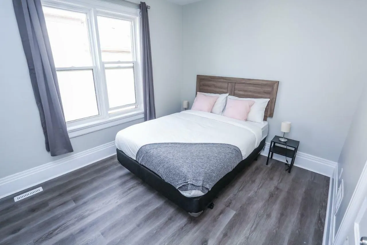 Cozy Apartments In Kitchener 0*,  Καναδάς
