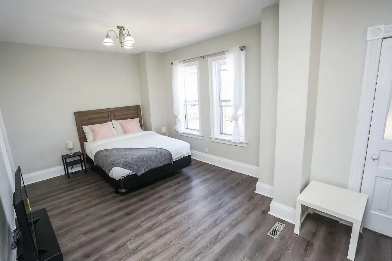 Cozy Apartments In Kitchener Καναδάς