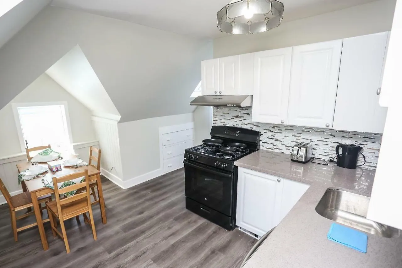 Cozy Apartments In Kitchener 0*,
