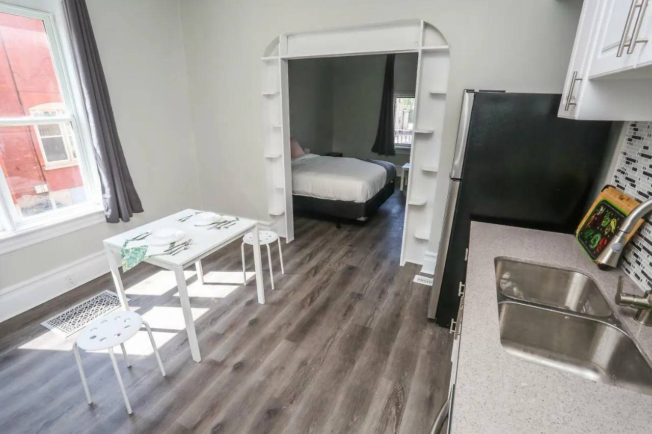 Cozy Apartments In Kitchener 0*,  Καναδάς