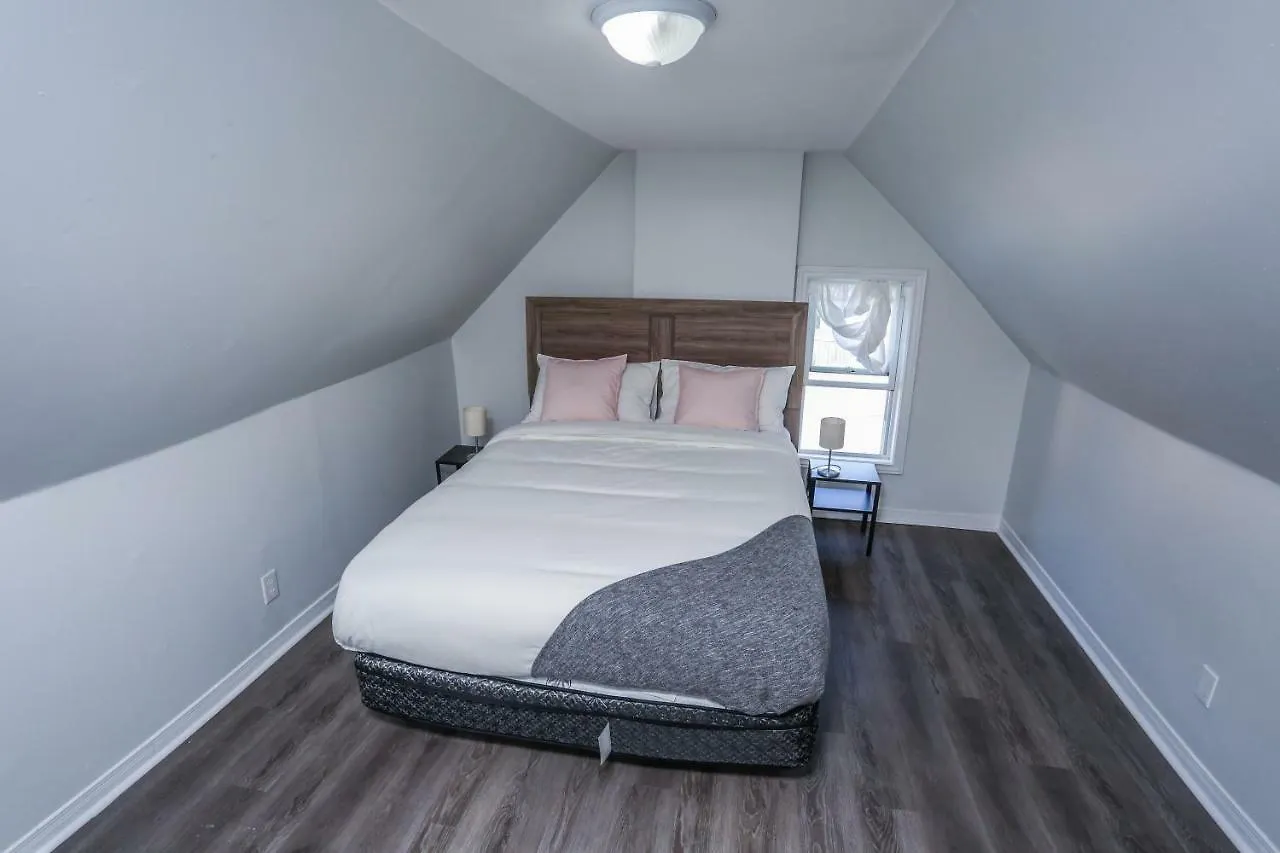 Cozy Apartments In Kitchener 0*,  Καναδάς